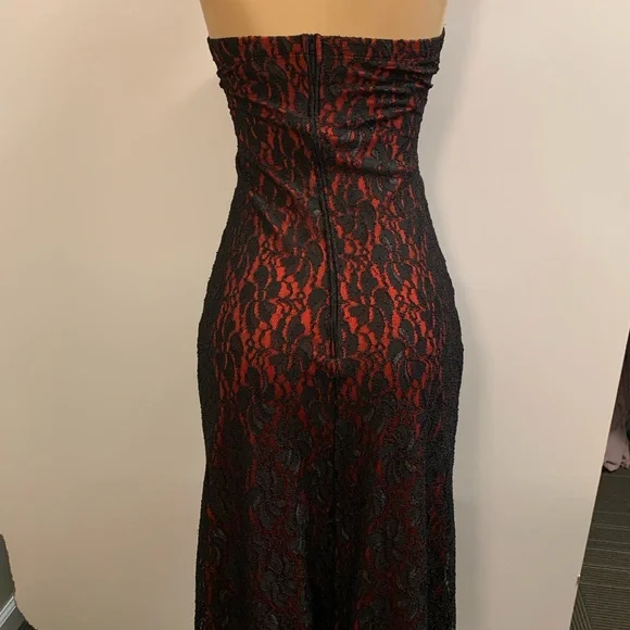 Women junior black- red strapless lace bodycon maxi dress size (M) sleeveless - Picture 8 of 10